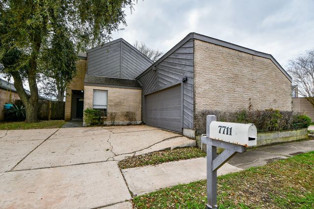 7711 Hopewell Lane, Houston, TX 77071