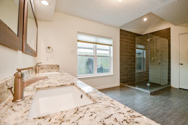 7711 Hopewell Lane, Houston, TX 77071