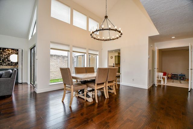 7711 Hopewell Lane, Houston, TX 77071