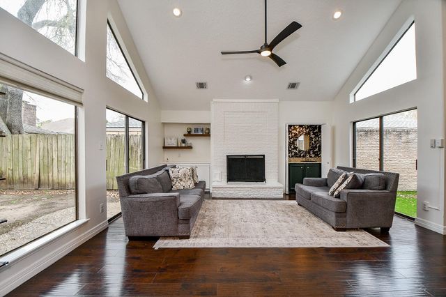 7711 Hopewell Lane, Houston, TX 77071