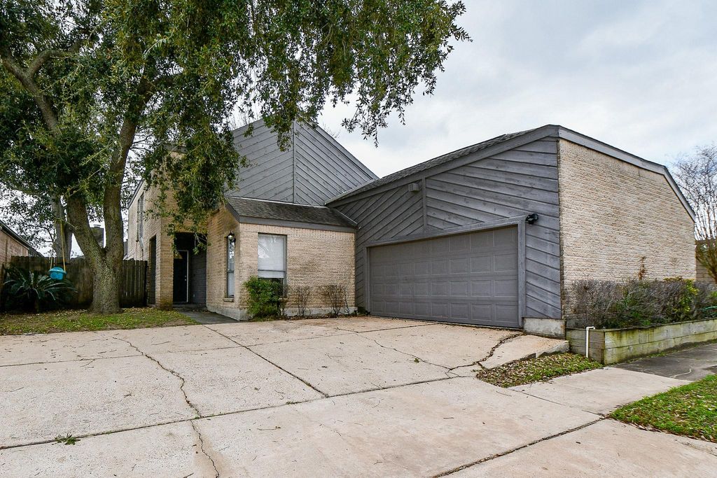 7711 Hopewell Lane, Houston, TX 77071