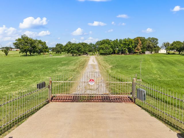 515 New Highland Road, Springtown, TX 76082