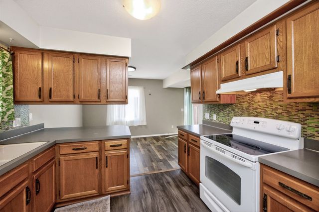 4589 Lockner Drive, Urbandale, IA 50322