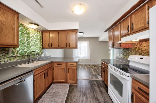 4589 Lockner Drive, Urbandale, IA 50322