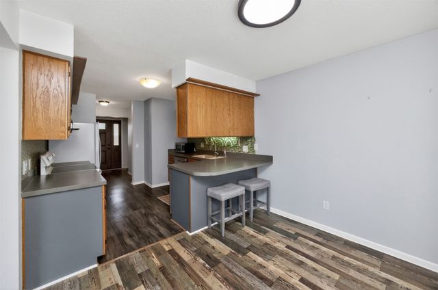 4589 Lockner Drive, Urbandale, IA 50322