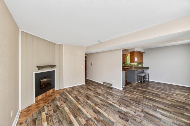 4589 Lockner Drive, Urbandale, IA 50322