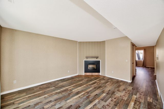 4589 Lockner Drive, Urbandale, IA 50322