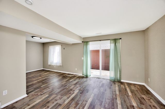 4589 Lockner Drive, Urbandale, IA 50322