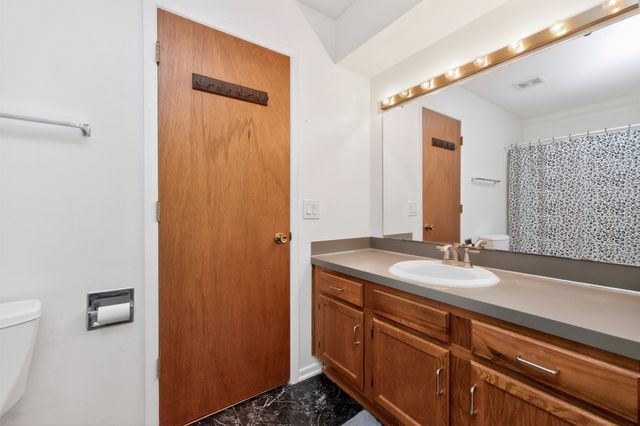 4589 Lockner Drive, Urbandale, IA 50322