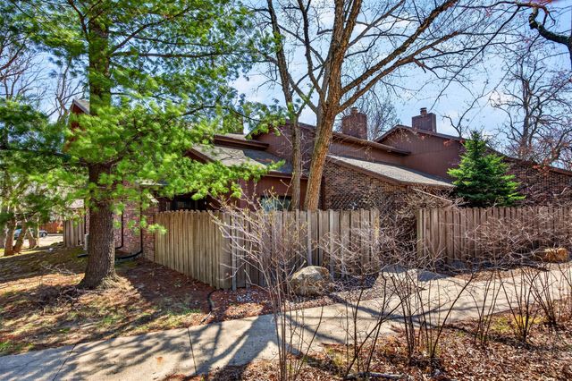 4589 Lockner Drive, Urbandale, IA 50322