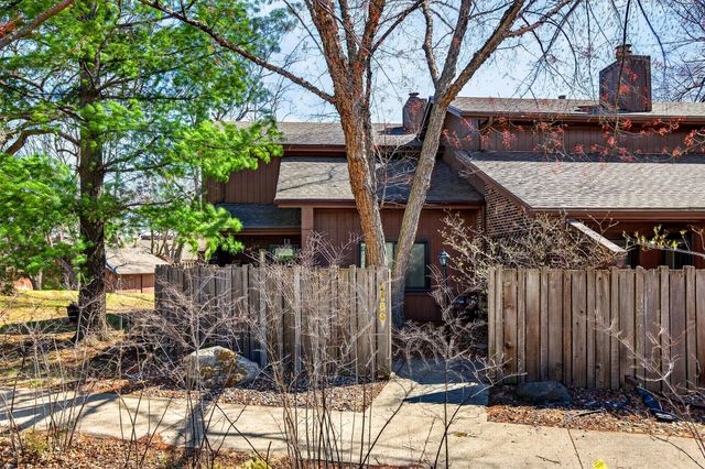 4589 Lockner Drive, Urbandale, IA 50322