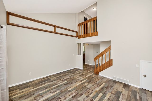 4589 Lockner Drive, Urbandale, IA 50322