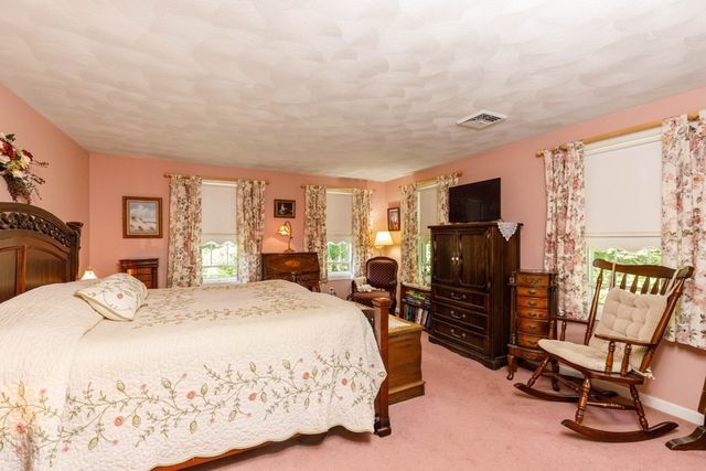 26 Cushing Lane, Lunenburg, MA 01462