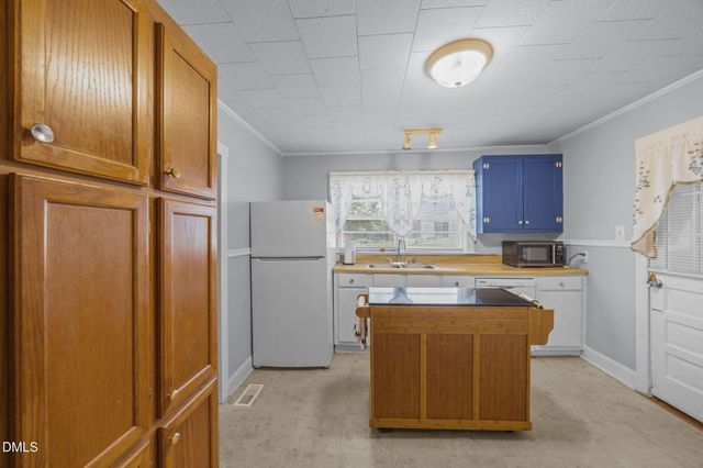 1947 Lower Hopedale Road, Burlington, NC 27217