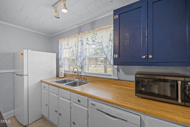 1947 Lower Hopedale Road, Burlington, NC 27217