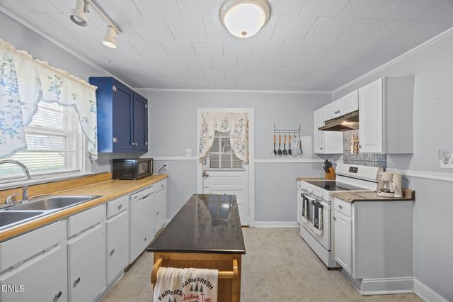 1947 Lower Hopedale Road, Burlington, NC 27217