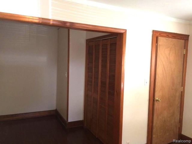 9550 Portage Lake Avenue, Pinckney, MI 48169