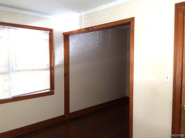 9550 Portage Lake Avenue, Pinckney, MI 48169