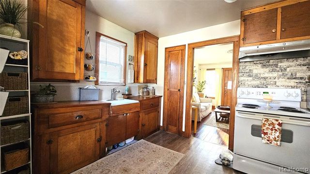 9550 Portage Lake Avenue, Pinckney, MI 48169