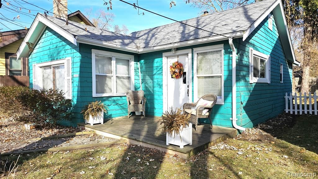 9550 Portage Lake Avenue, Pinckney, MI 48169