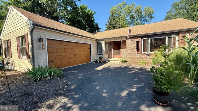 333 ADAMS AVE, Langhorne, PA 19047