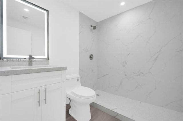 2505 NW 162 ST, Miami Gardens, FL 33054