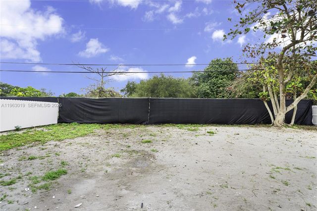 2505 NW 162 ST, Miami Gardens, FL 33054