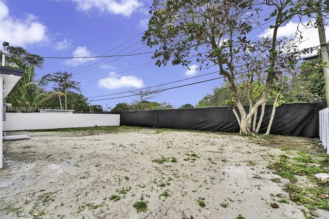 2505 NW 162 ST, Miami Gardens, FL 33054