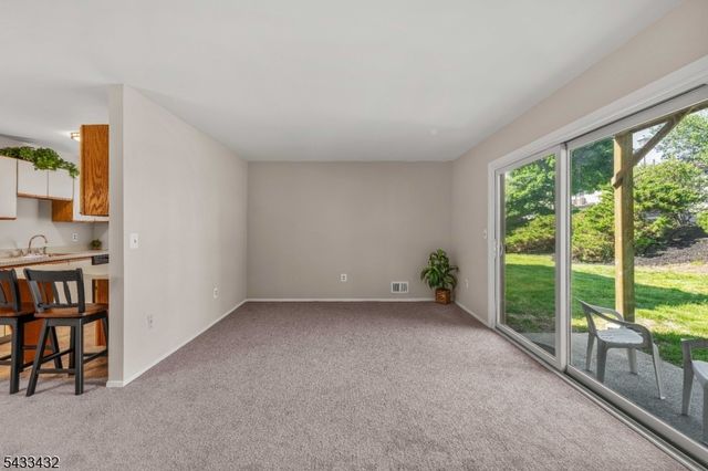 313 Spruce Hills Dr 313, Glen Gardner Boro, NJ 08826
