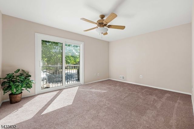 313 Spruce Hills Dr 313, Glen Gardner Boro, NJ 08826