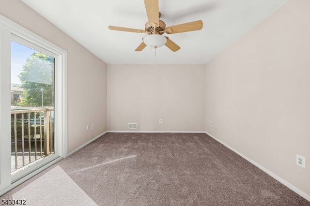 313 Spruce Hills Dr 313, Glen Gardner Boro, NJ 08826