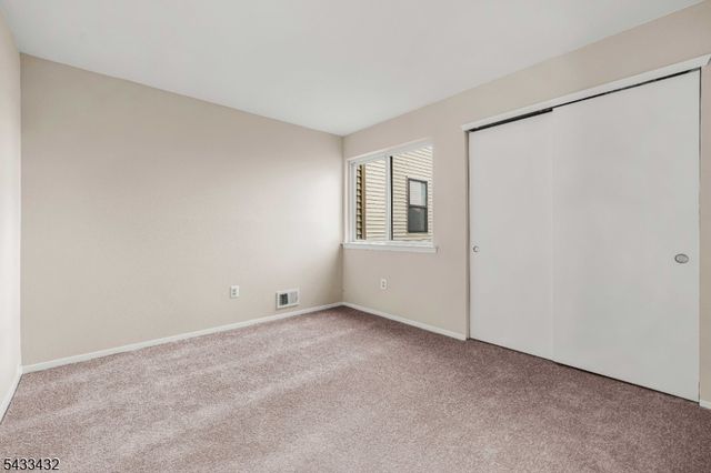 313 Spruce Hills Dr 313, Glen Gardner Boro, NJ 08826