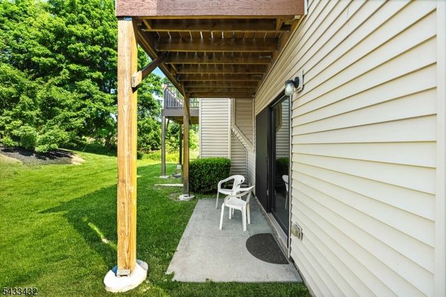 313 Spruce Hills Dr 313, Glen Gardner Boro, NJ 08826