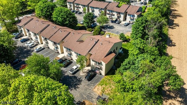 313 Spruce Hills Dr 313, Glen Gardner Boro, NJ 08826