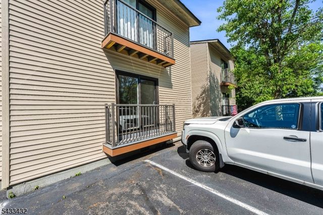 313 Spruce Hills Dr 313, Glen Gardner Boro, NJ 08826
