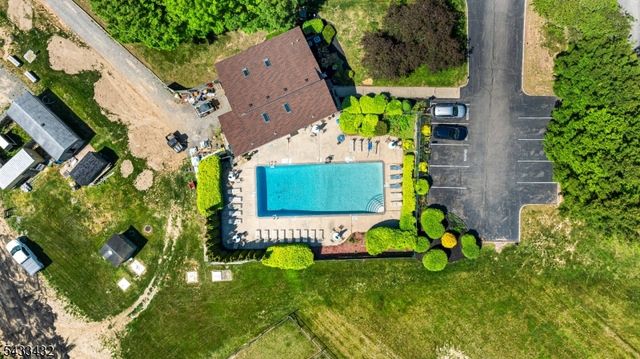 313 Spruce Hills Dr 313, Glen Gardner Boro, NJ 08826