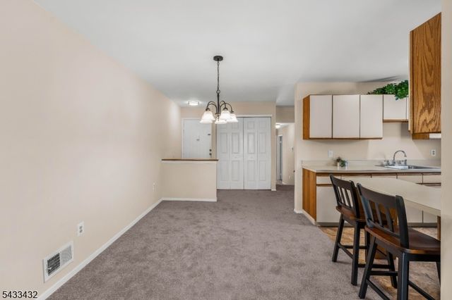 313 Spruce Hills Dr 313, Glen Gardner Boro, NJ 08826