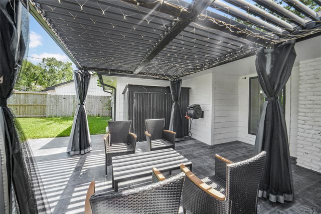 2626 Rosefield Drive, Houston, TX 77080