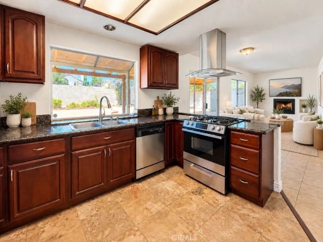 1520 Turquoise, Corona, CA 92882