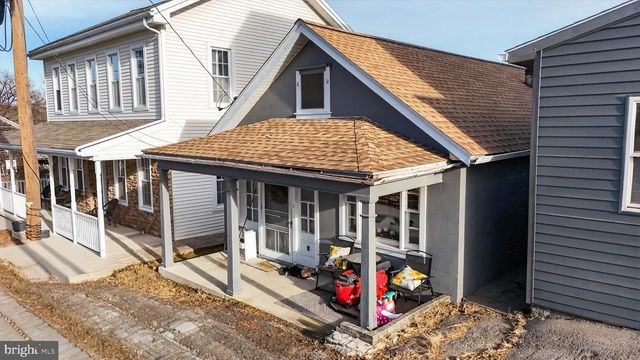 121 SUSANNA ST, Dalmatia, PA 17017