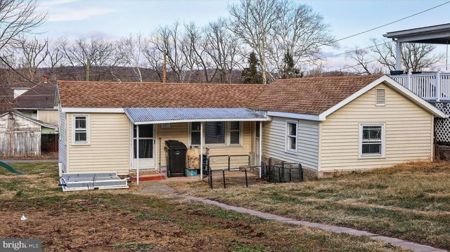 121 SUSANNA ST, Dalmatia, PA 17017