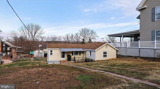 121 SUSANNA ST, Dalmatia, PA 17017