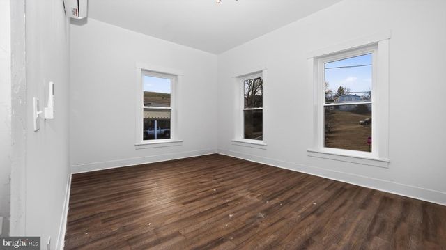 121 SUSANNA ST, Dalmatia, PA 17017