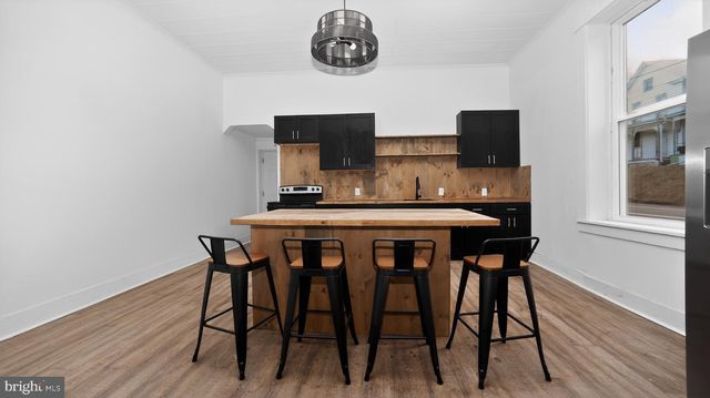 121 SUSANNA ST, Dalmatia, PA 17017