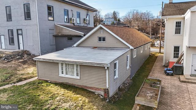 121 SUSANNA ST, Dalmatia, PA 17017