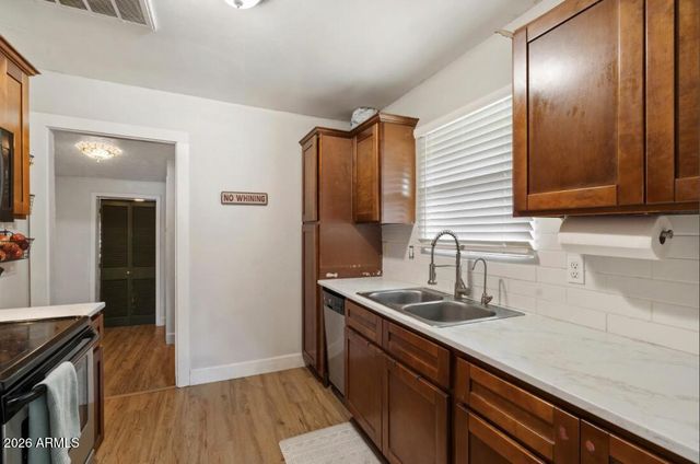 5540 W NORTHVIEW Avenue, Glendale, AZ 85301