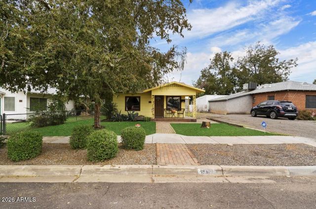 5540 W NORTHVIEW Avenue, Glendale, AZ 85301