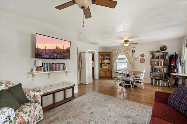5540 W NORTHVIEW Avenue, Glendale, AZ 85301
