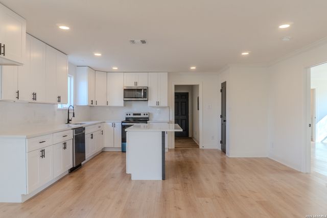 1214 Hough, Adkins, TX 78101