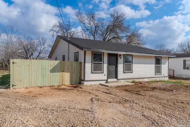 1214 Hough, Adkins, TX 78101